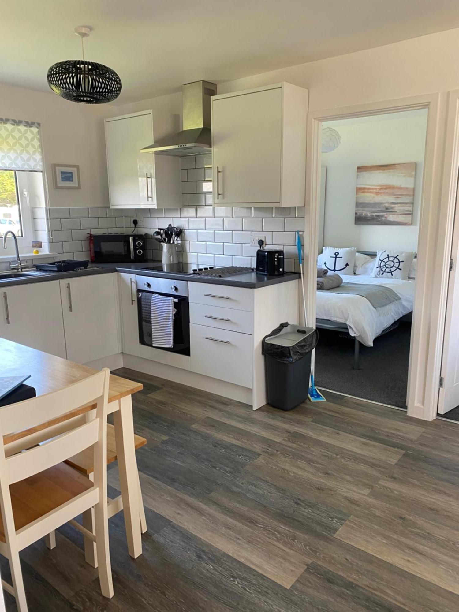 44 Gower Holiday Village Ty Gwyr Cosy 2 Bedroom Chalet Swansea Esterno foto