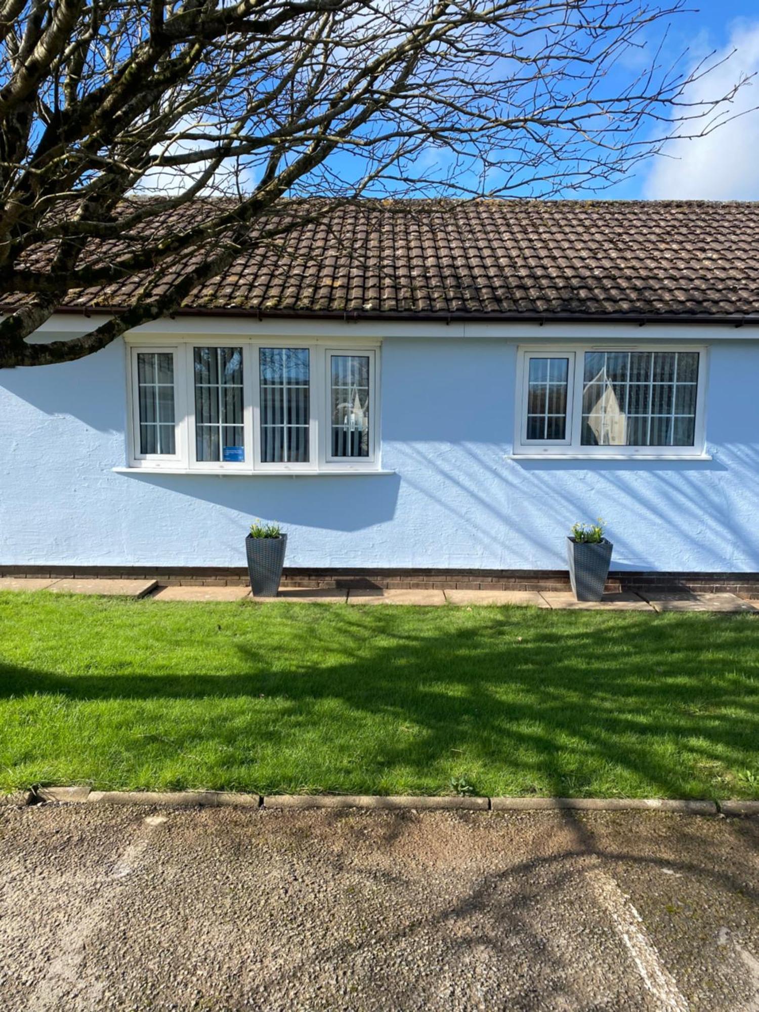 44 Gower Holiday Village Ty Gwyr Cosy 2 Bedroom Chalet Swansea Esterno foto