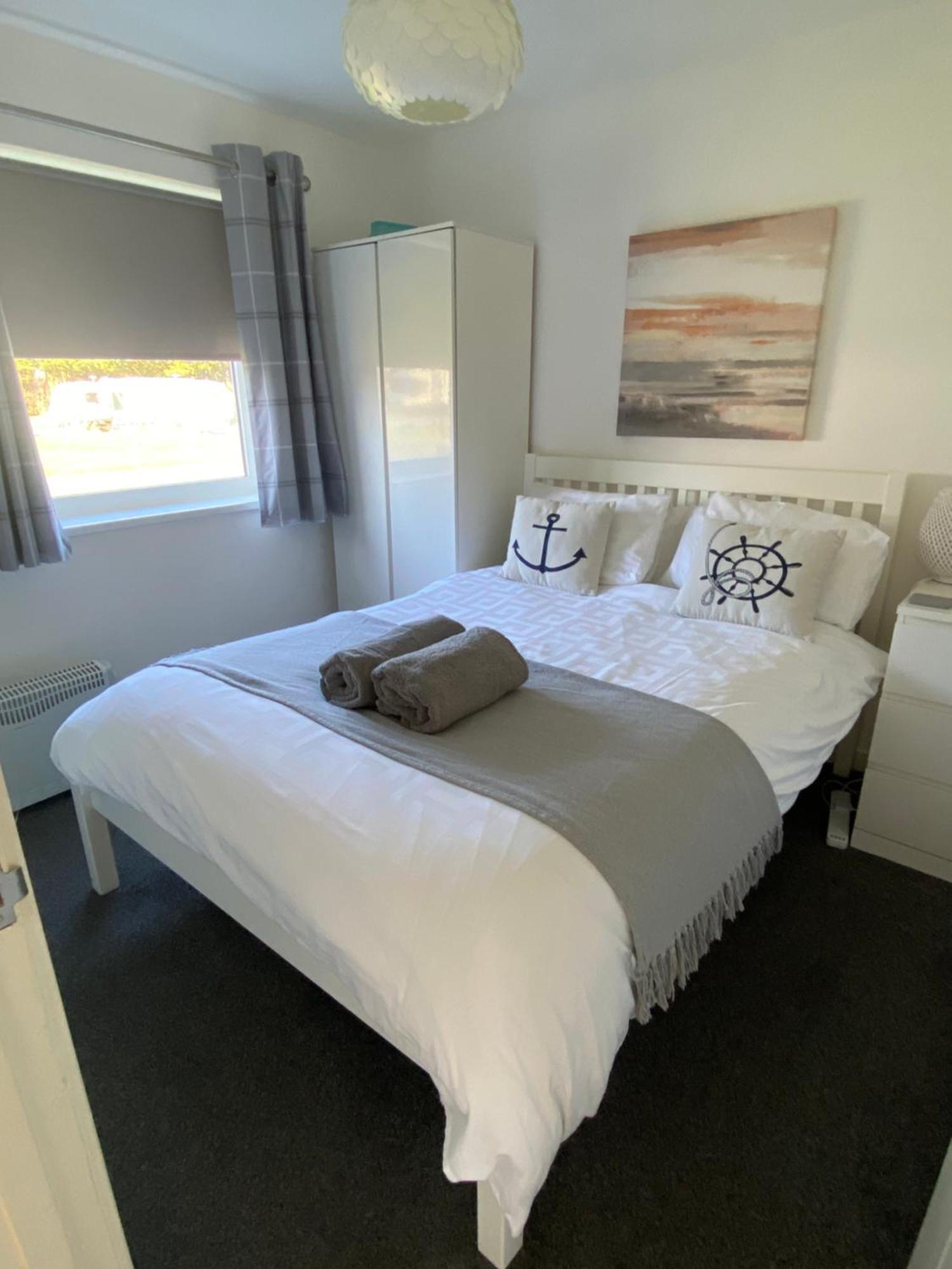 44 Gower Holiday Village Ty Gwyr Cosy 2 Bedroom Chalet Swansea Esterno foto